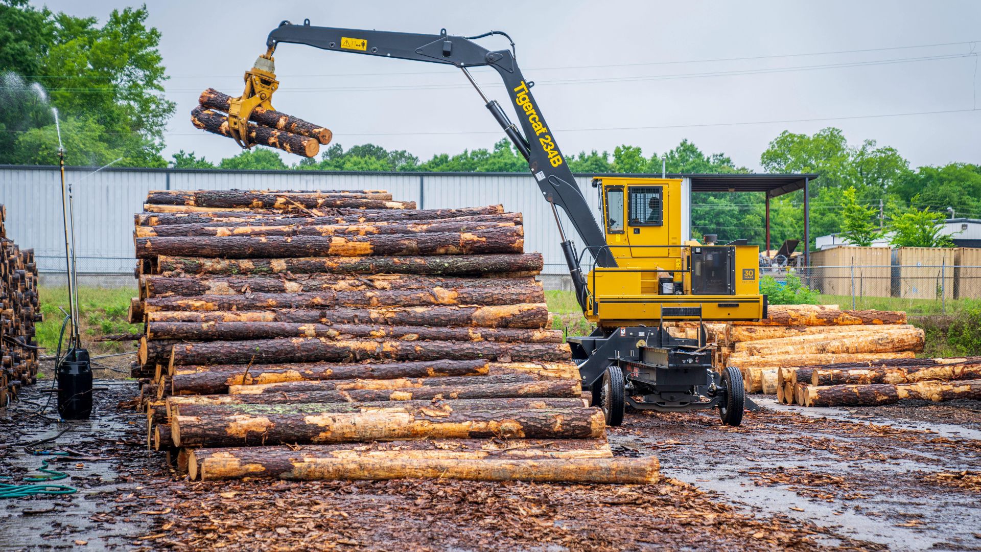How independent lumberyards compete